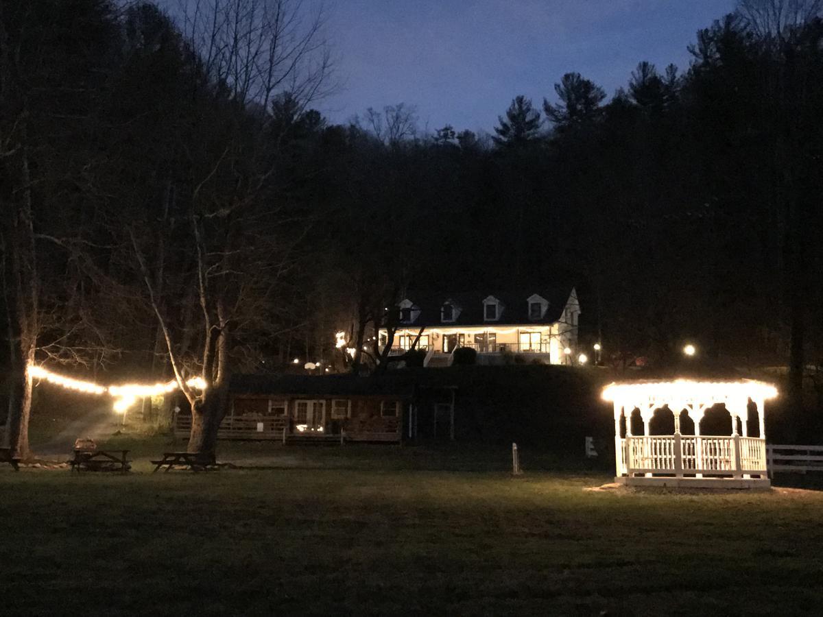 Valle Crucis Farm Eksteriør billede