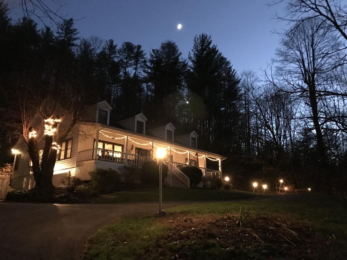Valle Crucis Farm Eksteriør billede